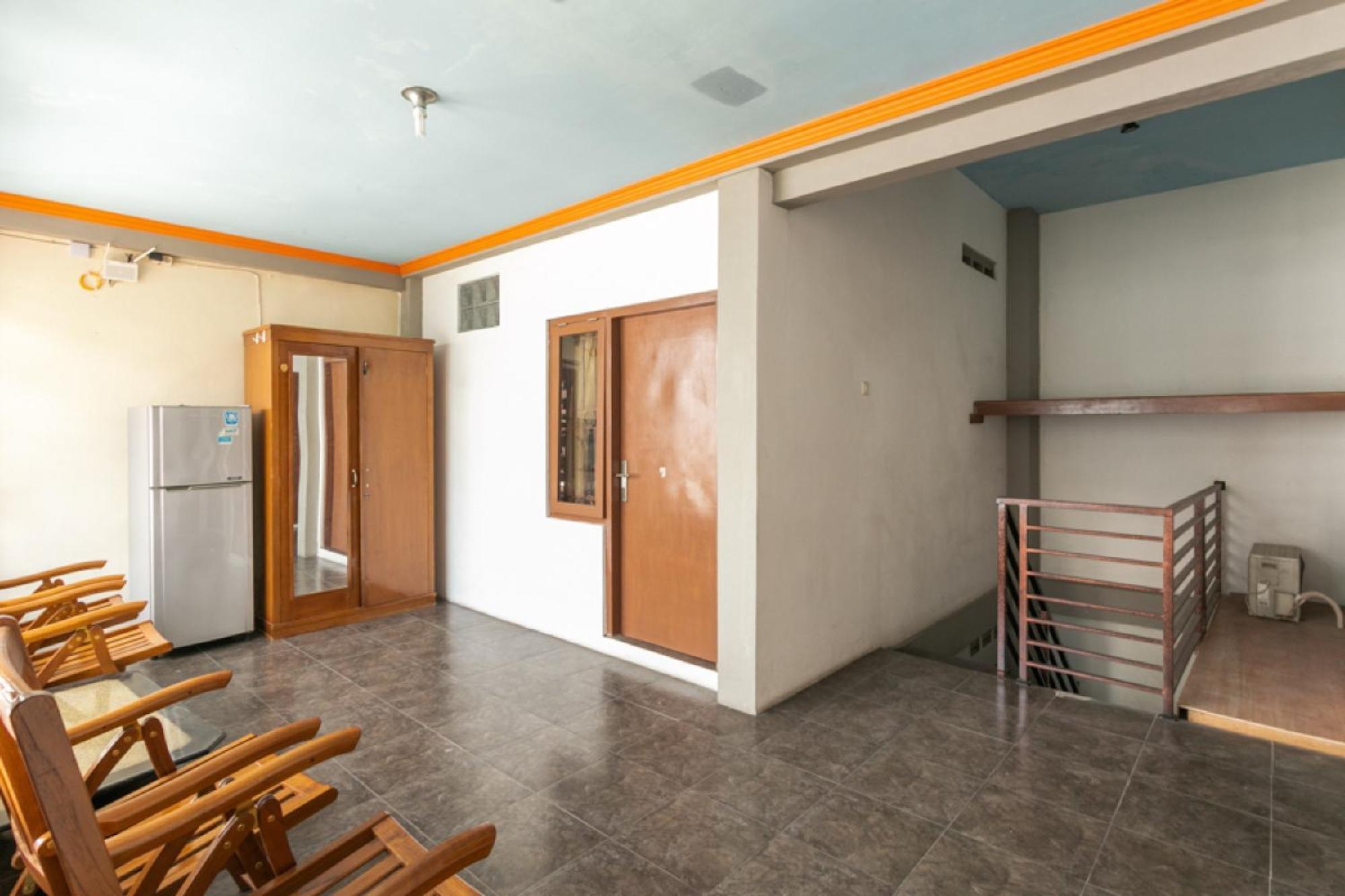 RedDoorz Syariah near Stadion Manahan Solo 2 Bagian luar foto