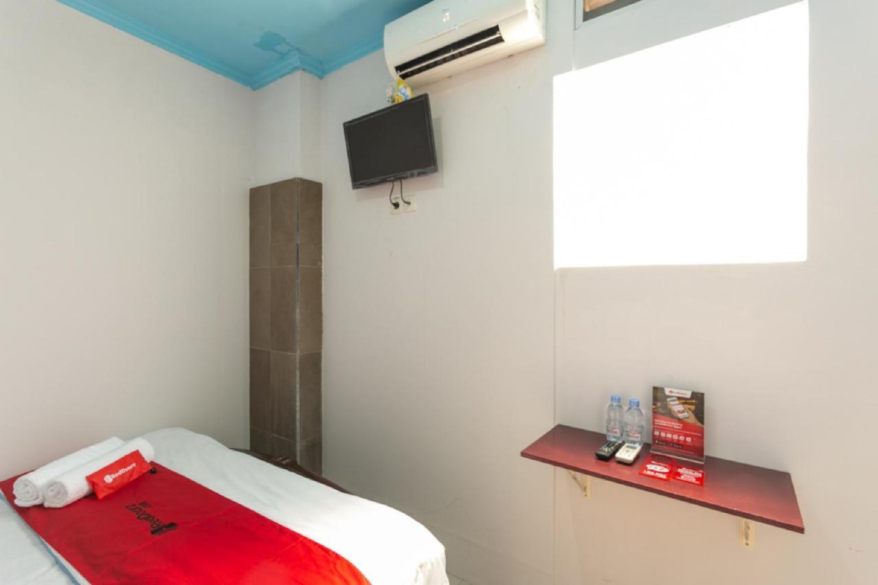 RedDoorz Syariah near Stadion Manahan Solo 2 Bagian luar foto